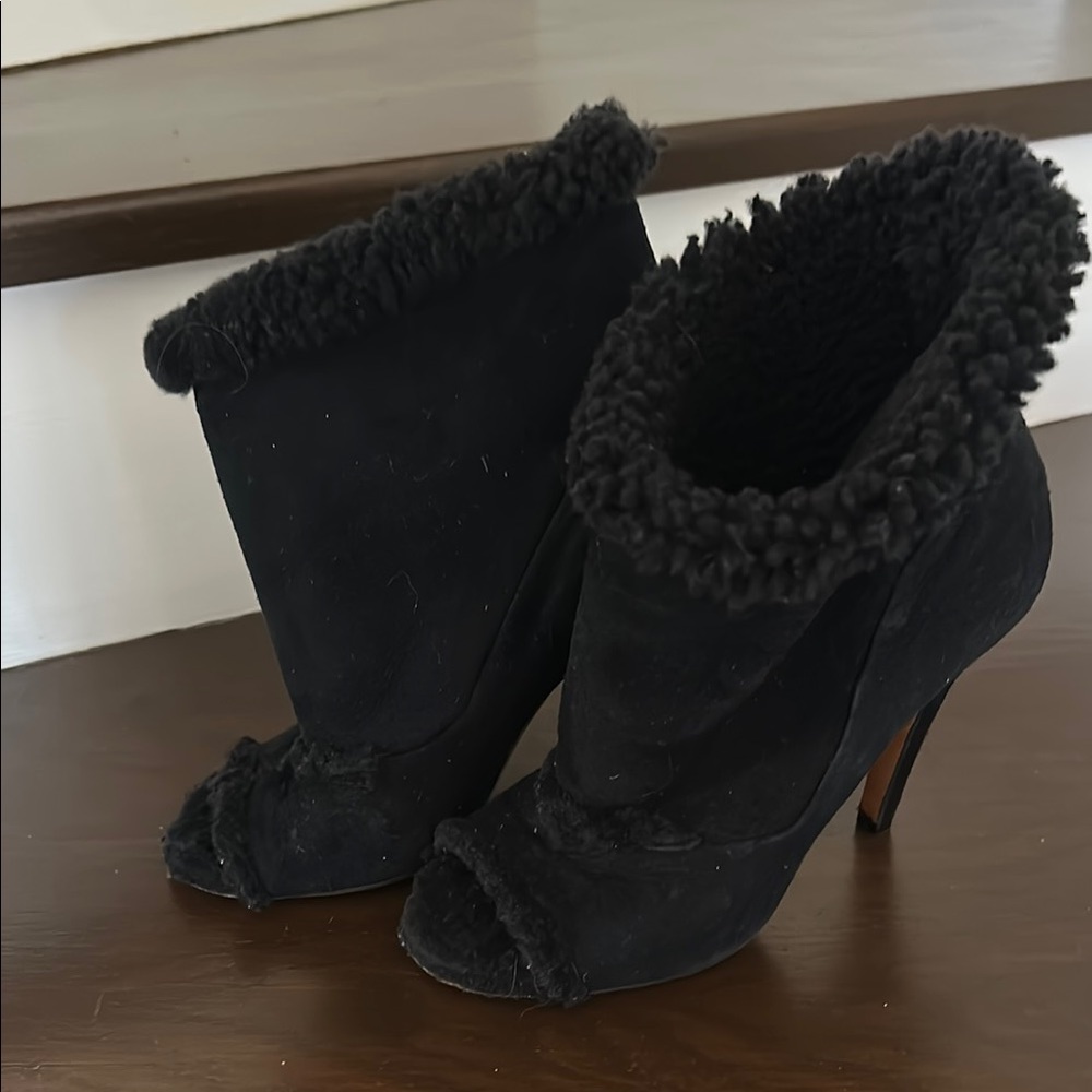 Maison Martin Margiela Black Heeled Boots with Sleek Design